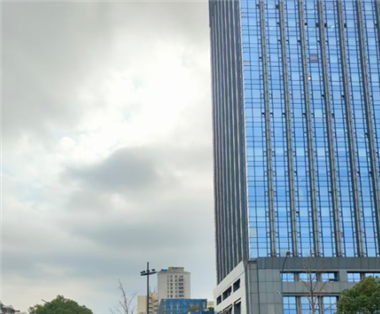 低空經(jīng)濟(jì)：新質(zhì)生產(chǎn)力賦能下的產(chǎn)業(yè)新藍(lán)海